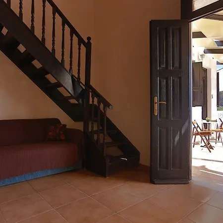 Little Sea View Apartment *